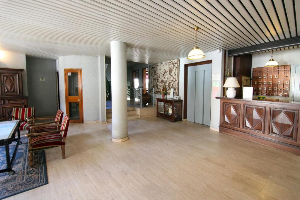 Logis Hotel Restaurant Du Commerce ลากานูร์ก ภายนอก รูปภาพ