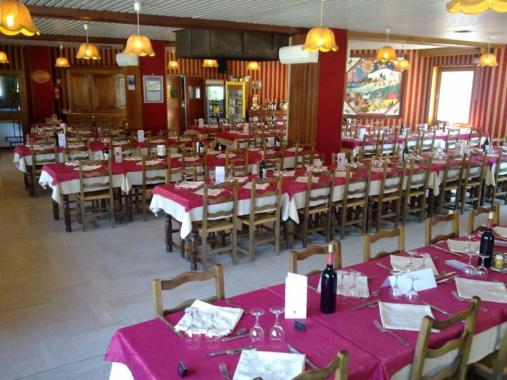 Logis Hotel Restaurant Du Commerce ลากานูร์ก ภายนอก รูปภาพ